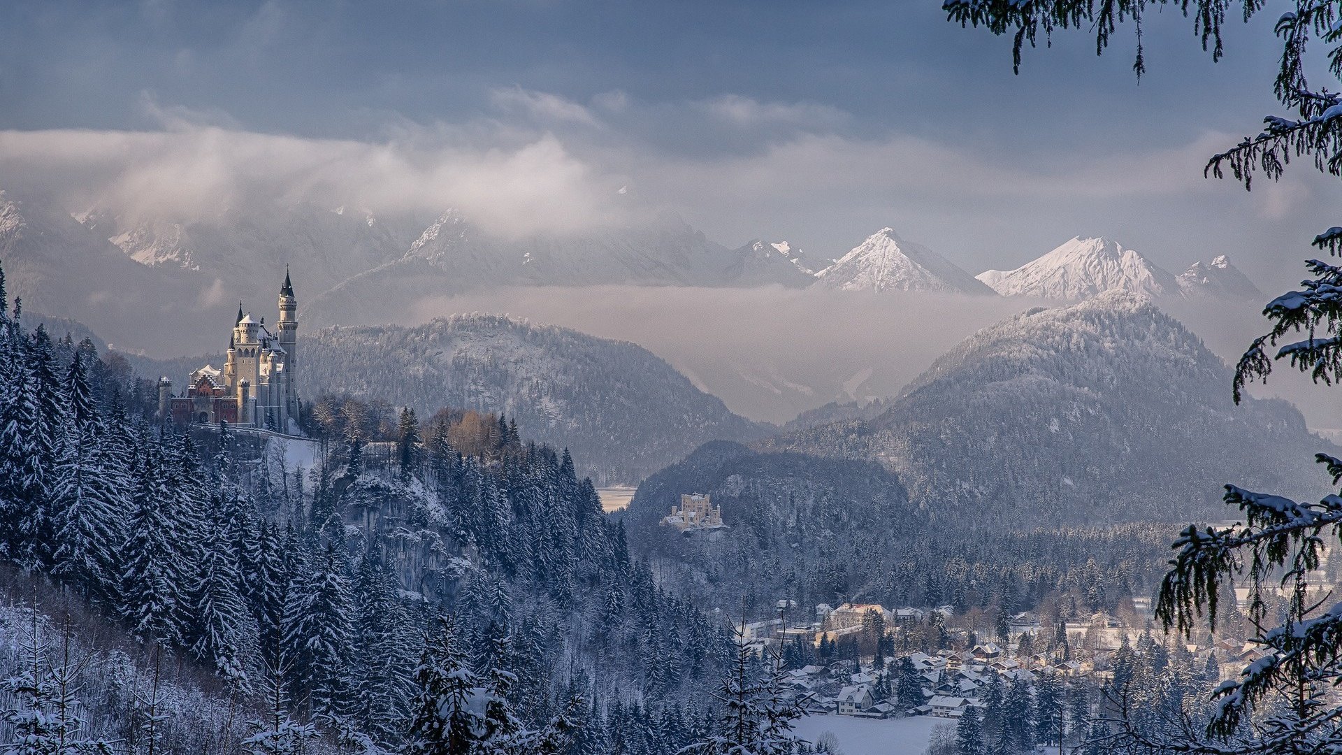 Обои горы, зима, панорама, германия, бавария, замок нойшванштайн, mountains, winter, panorama, germany, bayern, neuschwanstein castle разрешение 1920x1200 Загрузить