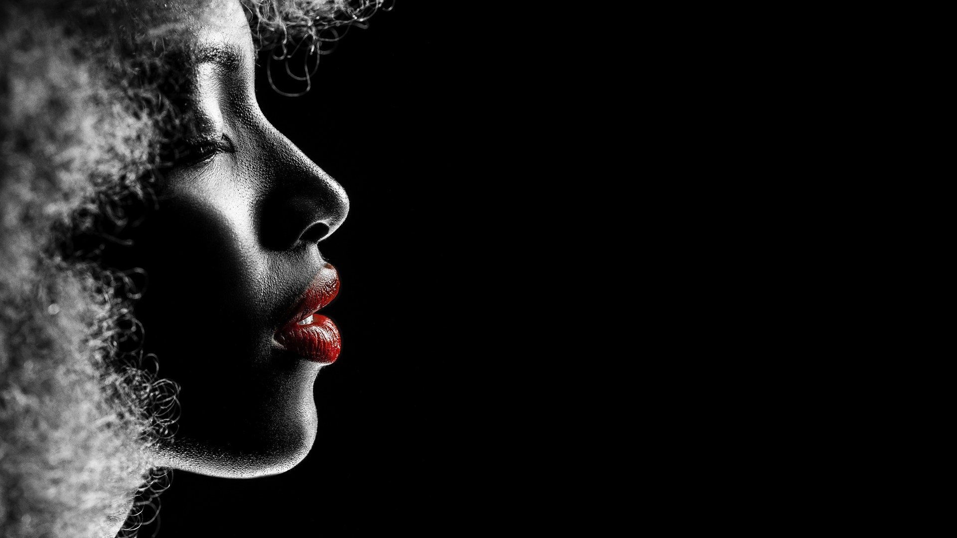 Обои девушка, профиль, черный фон, губы, силуэт, помада, girl, profile, black background, lips, silhouette, lipstick разрешение 2500x1385 Загрузить