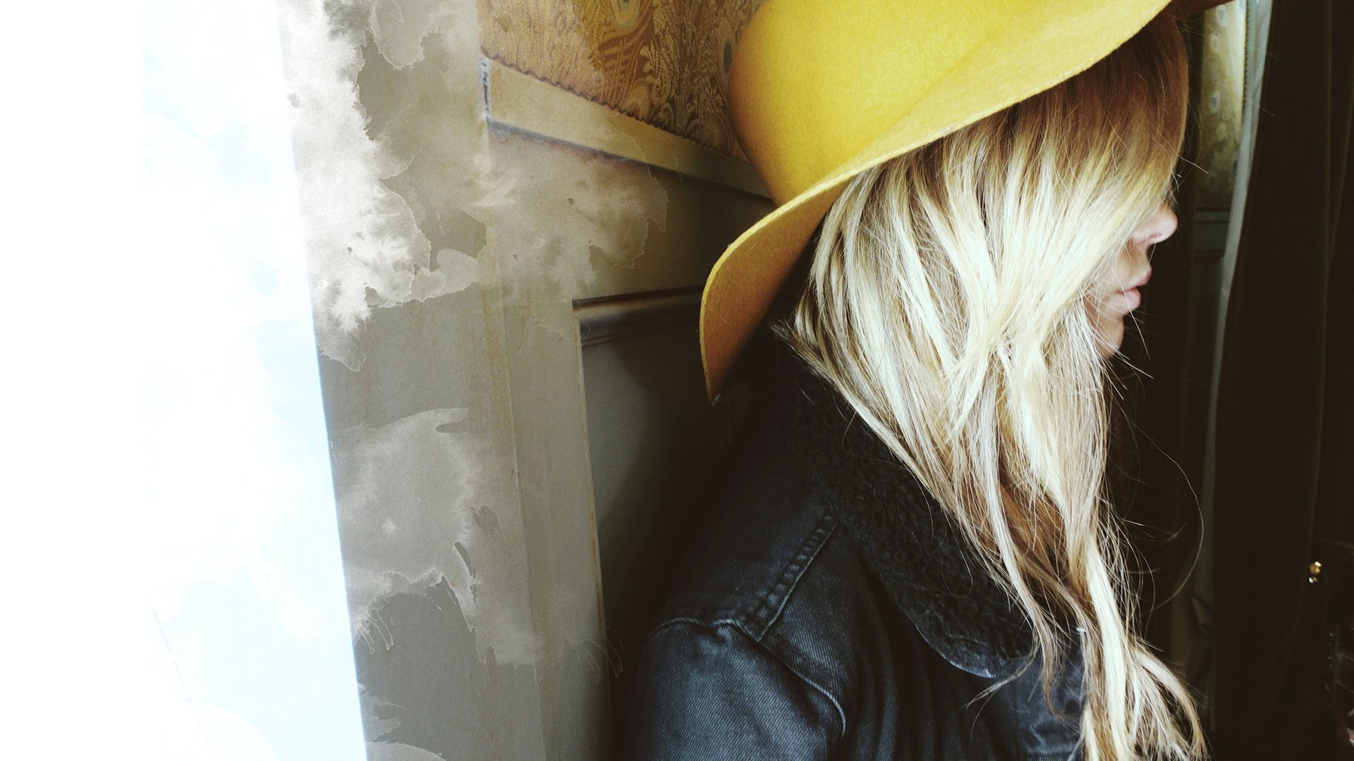 Обои блондинка, профиль, актриса, шляпа, эшли бенсон, blonde, profile, actress, hat, ashley benson разрешение 2048x1365 Загрузить