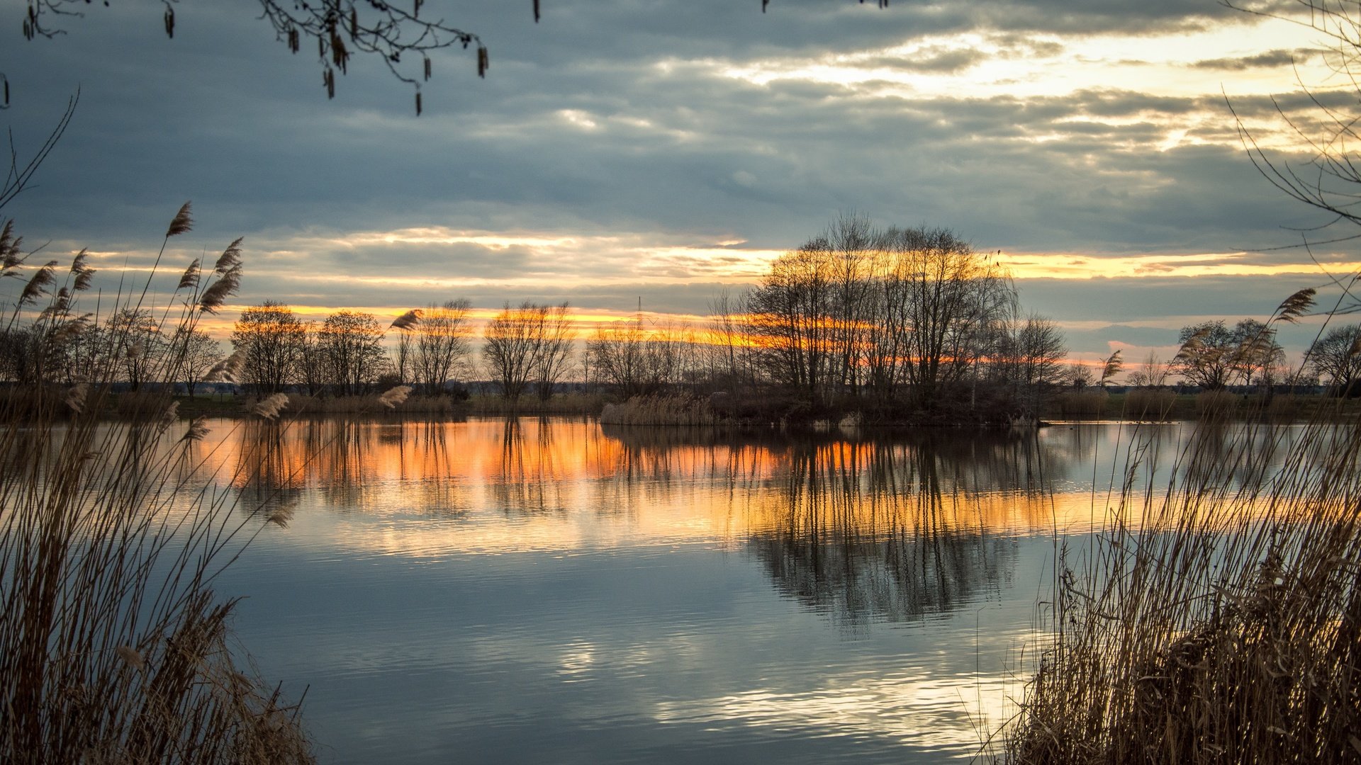 Обои небо, деревья, вечер, река, природа, отражение, осень, the sky, trees, the evening, river, nature, reflection, autumn разрешение 5947x3965 Загрузить