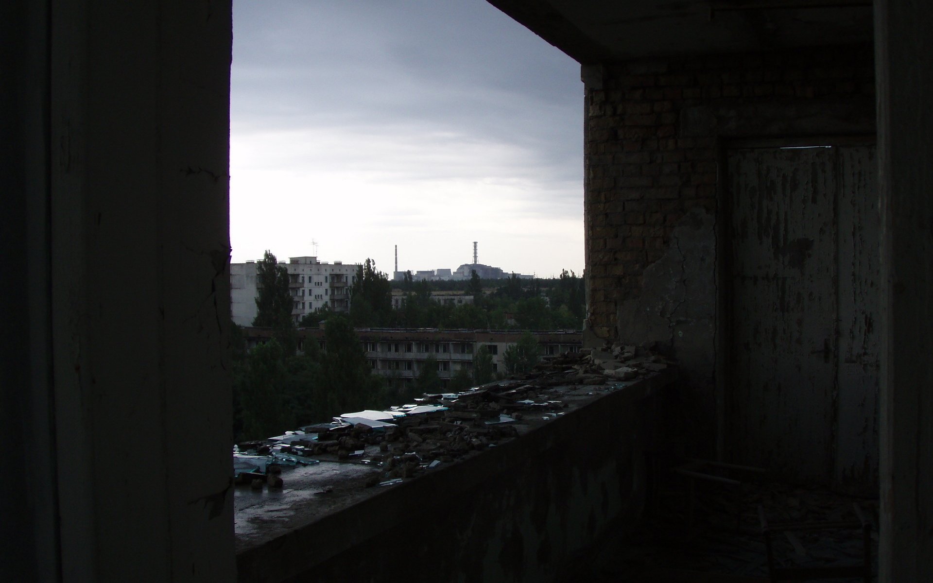 Обои чернобыль, вид из окна, аэс, chernobyl, the view from the window, nuclear power plant разрешение 2048x1536 Загрузить