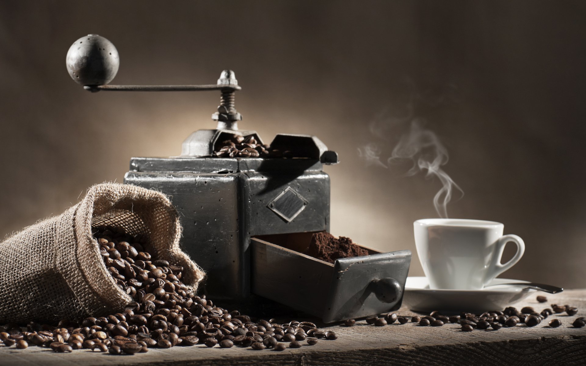 Обои напиток, кофе, кофейные зерна, водопой, кофемолка, grind coffee beans, coffe, drink, coffee, coffee beans, coffee grinder разрешение 4256x2832 Загрузить