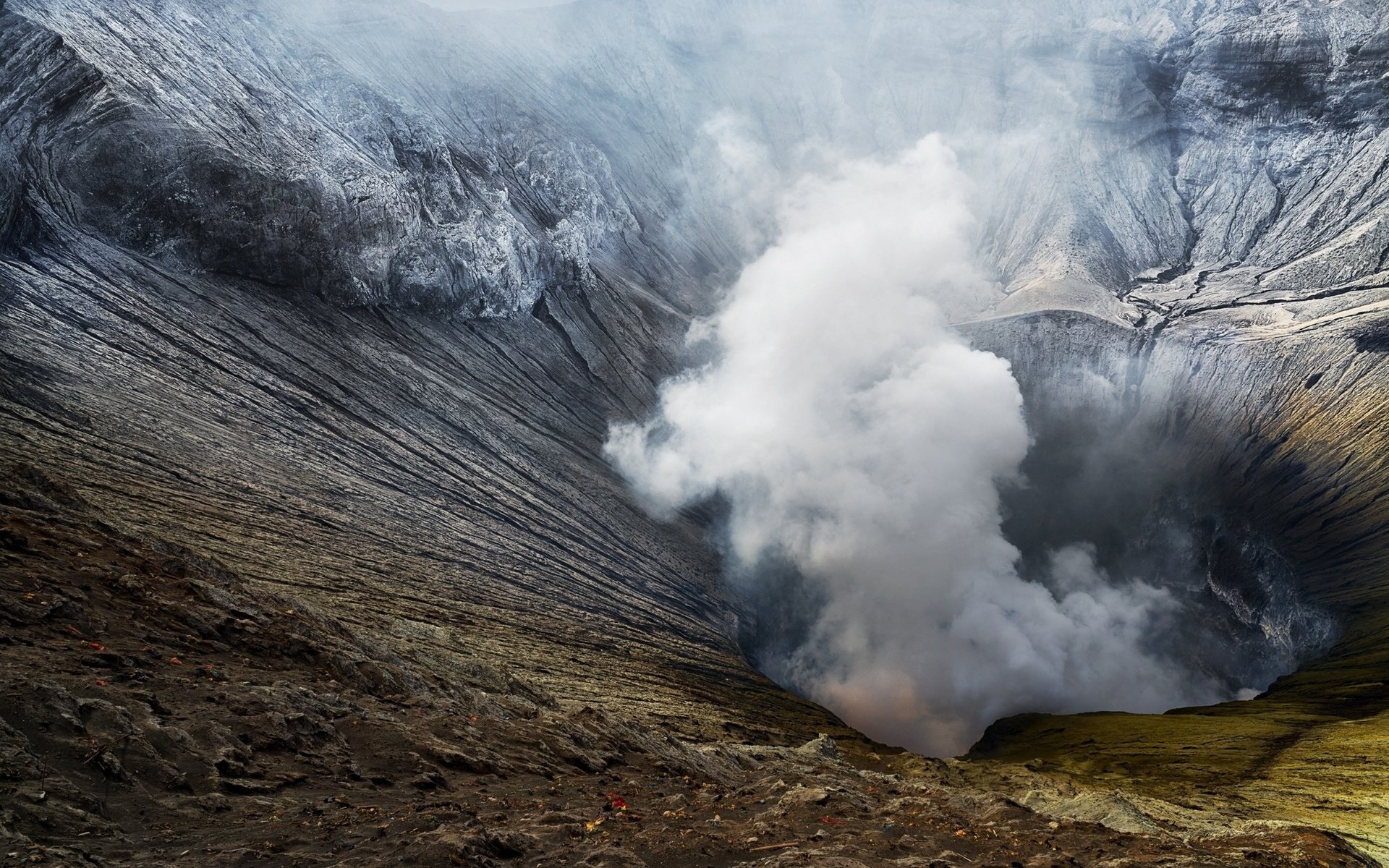 Обои природа, пейзаж, дым, кратер, вулкан, индонезия, ява, бромо, nature, landscape, smoke, crater, the volcano, indonesia, java, bromo разрешение 2500x1563 Загрузить