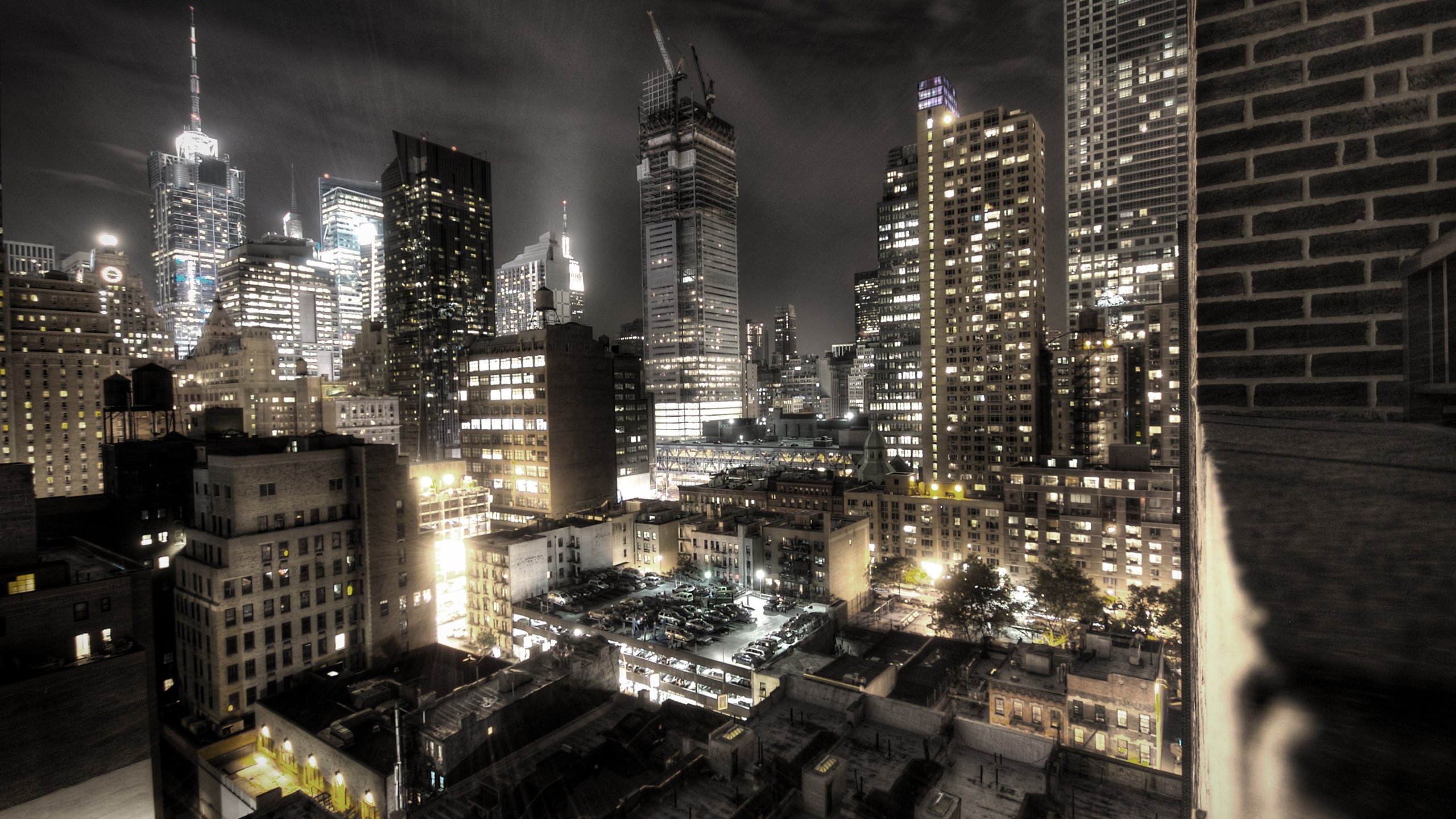 Обои огни, фото, чёрно-белое, небоскребы, нью-йорк, lights, photo, black and white, skyscrapers, new york разрешение 2904x1862 Загрузить