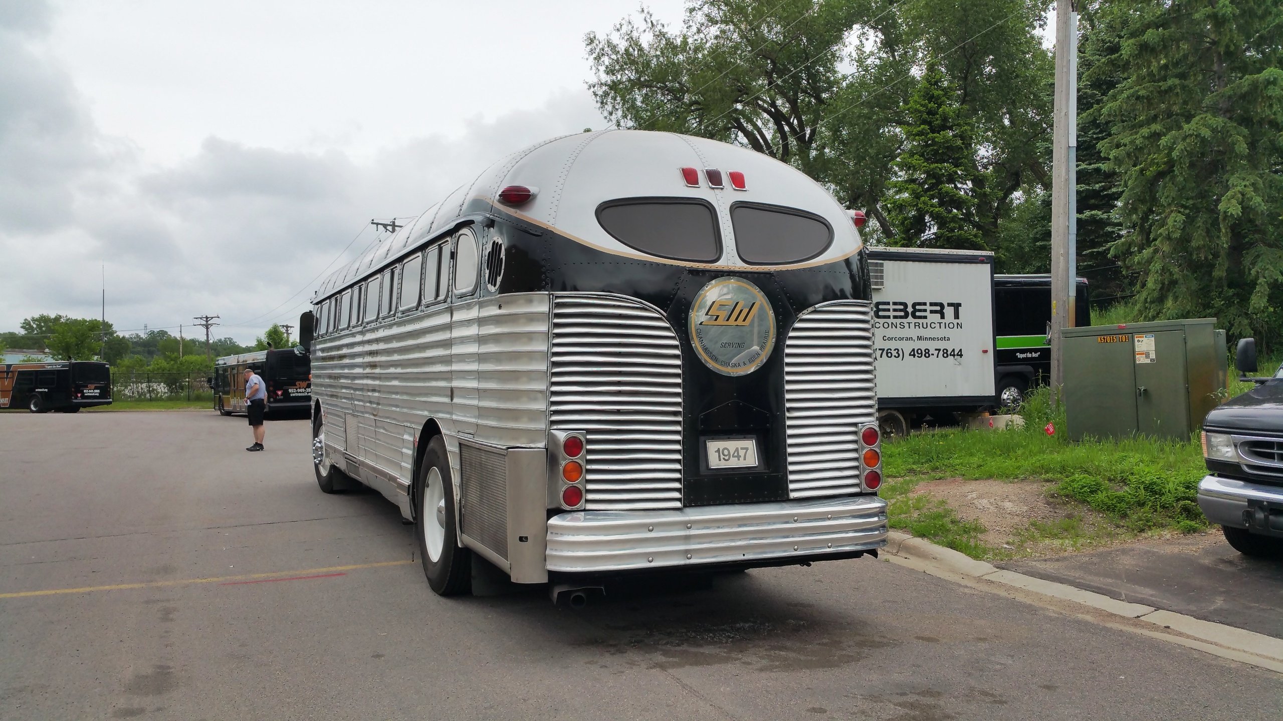 Обои 1947 bus разрешение 5312x2988 Загрузить