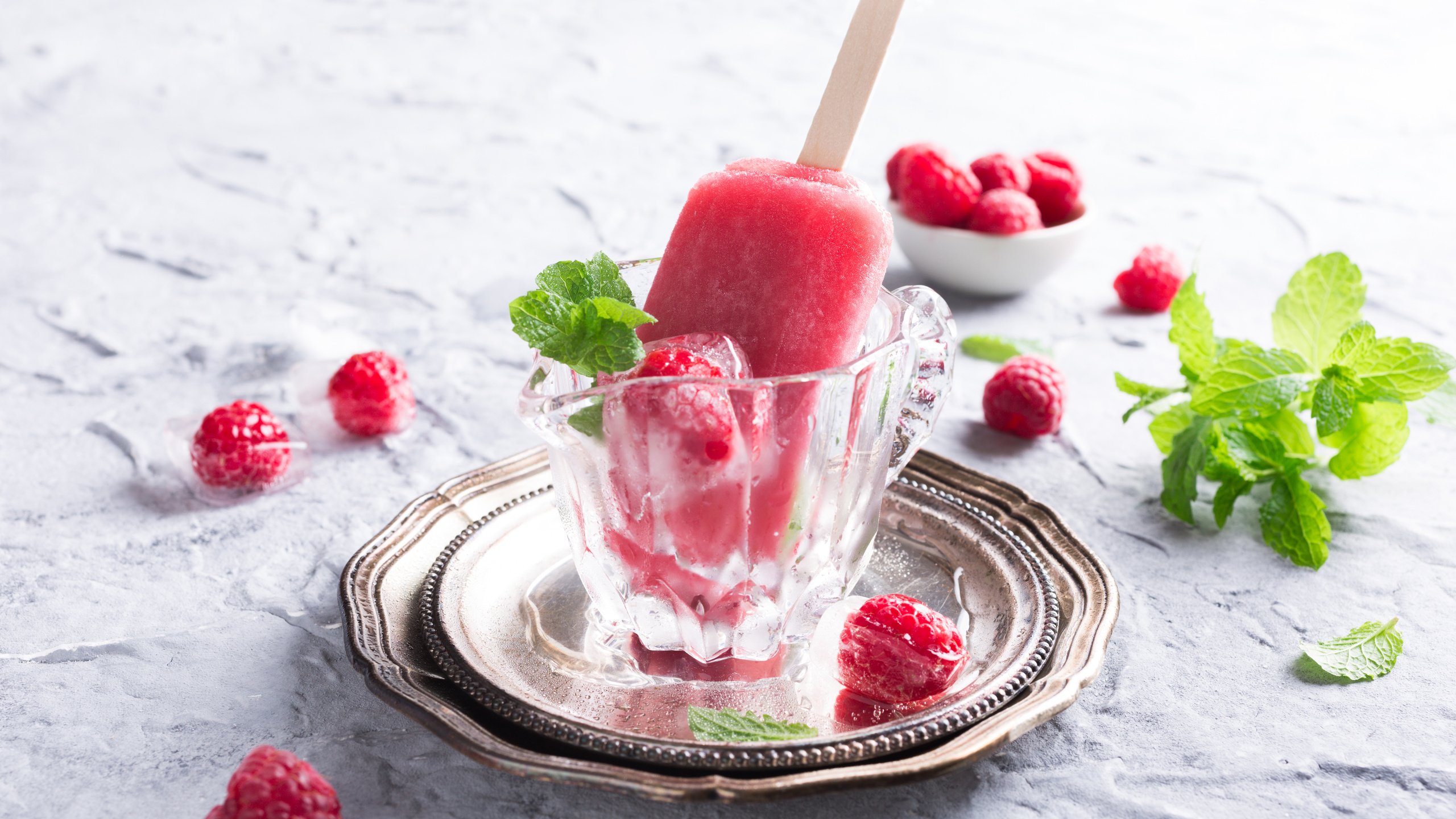 Обои мята, малина, мороженое, лёд, десерт, фруктовый лед, mint, raspberry, ice cream, ice, dessert, fruit ice разрешение 5760x3840 Загрузить