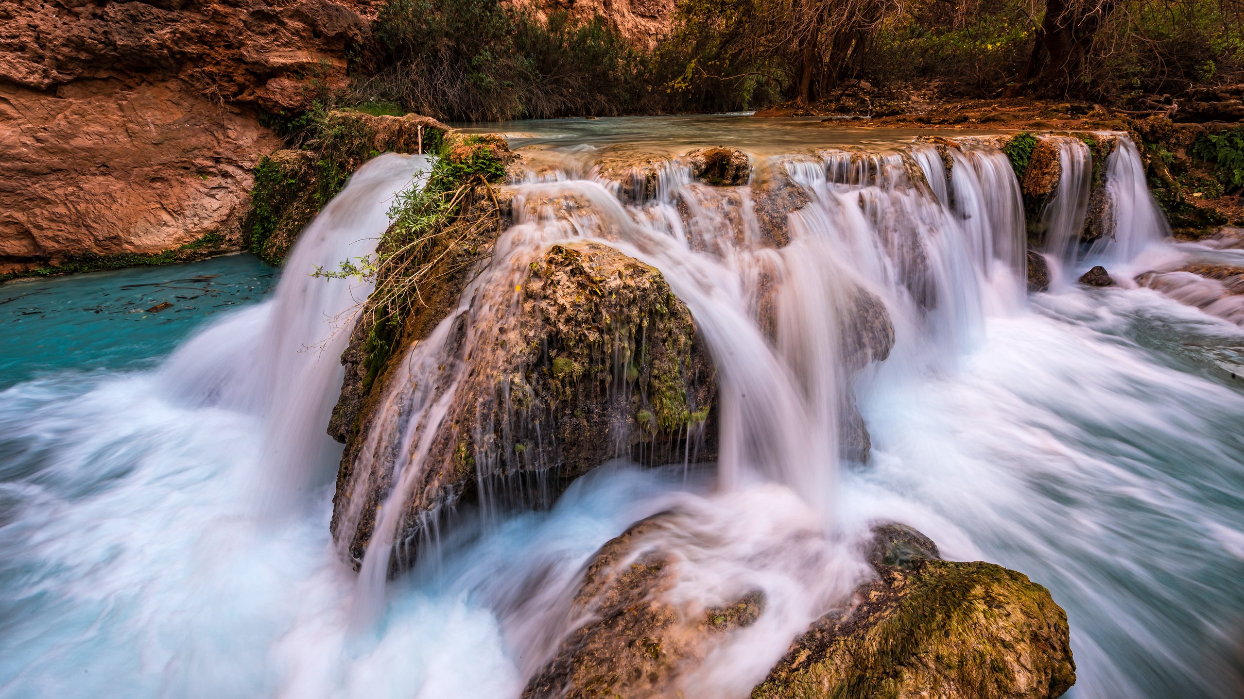 Обои вода, река, скалы, природа, камни, водопад, поток, michael wilson, water, river, rocks, nature, stones, waterfall, stream разрешение 3840x2400 Загрузить