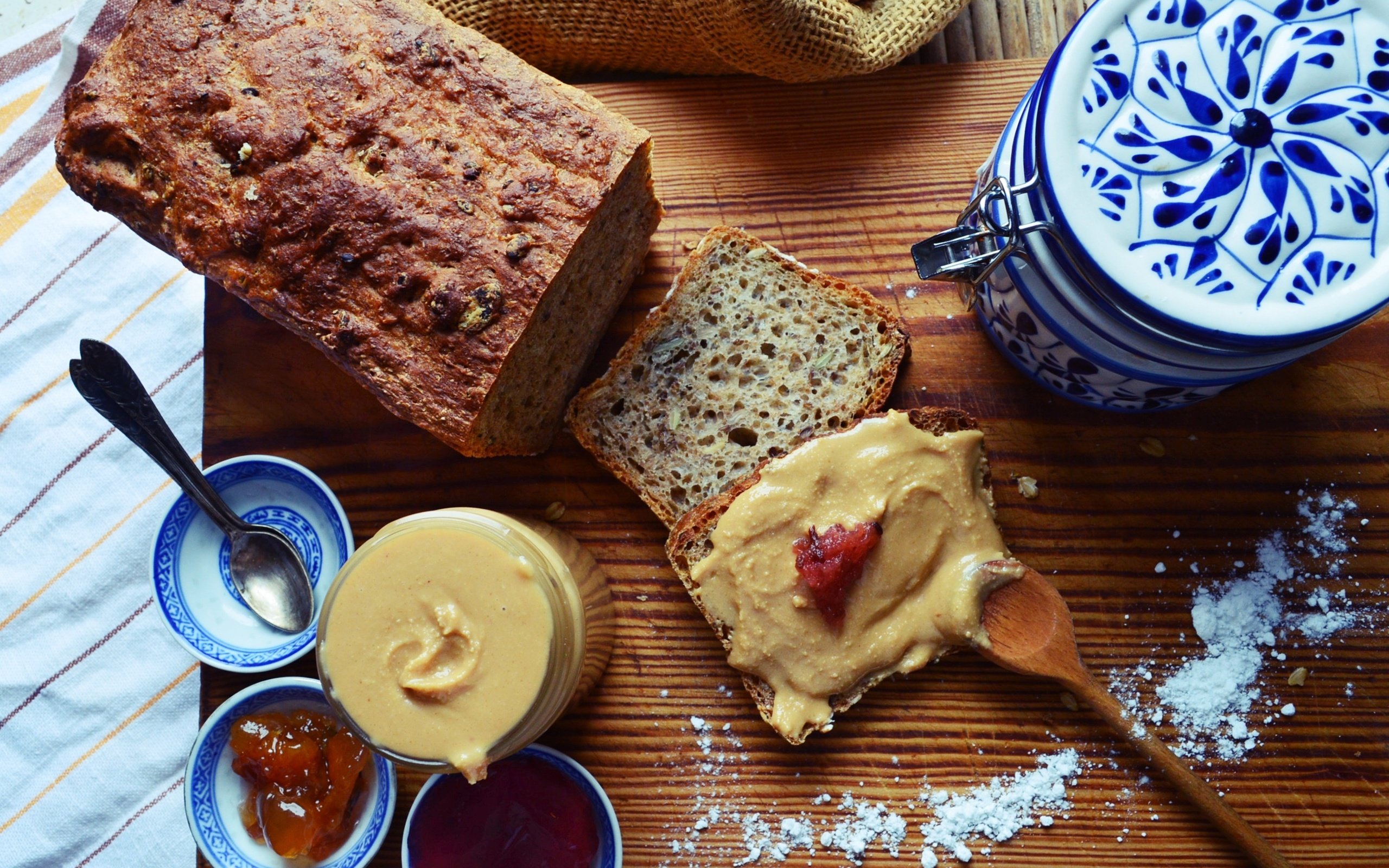 Обои бутерброд, джем, хлеб, завтрак, арахисовая паста, sandwich, jam, bread, breakfast, peanut butter разрешение 2860x2000 Загрузить