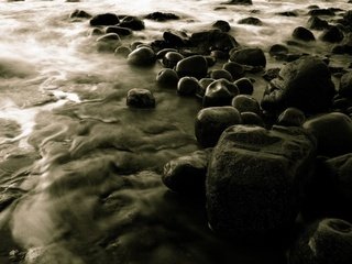 Обои вода, камни, серый, water, stones, grey разрешение 1920x1440 Загрузить