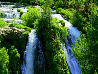 Обои вода, зелень, водопад, ярко, много, water, greens, waterfall, bright, a lot разрешение 1920x1440 Загрузить