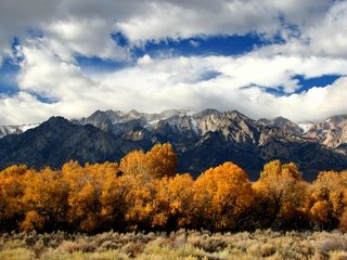 Обои облака, деревья, горы, природа, осень, clouds, trees, mountains, nature, autumn разрешение 2560x1600 Загрузить