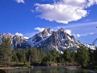 Обои небо, облака, вода, горы, лес, the sky, clouds, water, mountains, forest разрешение 1920x1080 Загрузить