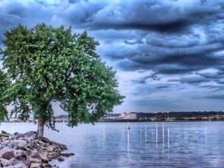 Обои облака, озеро, природа, дерево, отражение, clouds, lake, nature, tree, reflection разрешение 1920x1080 Загрузить