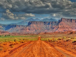 Обои дорога, горы, скалы, пейзаж, штат юта, road, mountains, rocks, landscape, utah разрешение 2880x1915 Загрузить