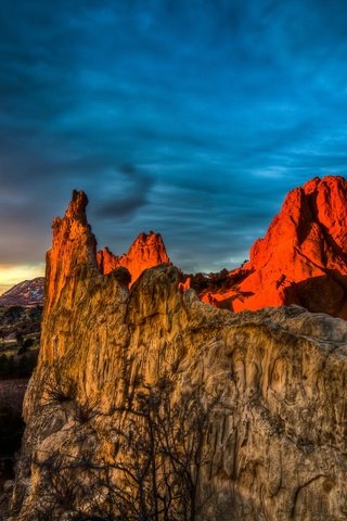 Обои небо, облака, горы, скалы, закат, колорадо, сад богов, the sky, clouds, mountains, rocks, sunset, colorado, garden of the gods разрешение 2048x1357 Загрузить