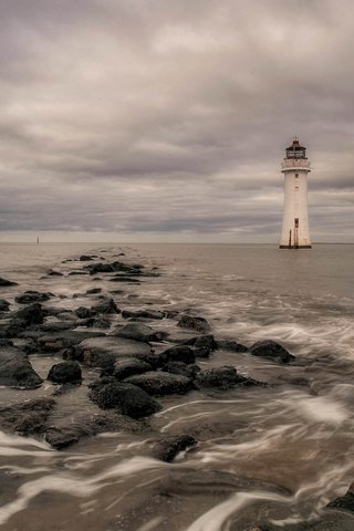 Обои камни, тучи, море, маяк, stones, clouds, sea, lighthouse разрешение 2048x1292 Загрузить