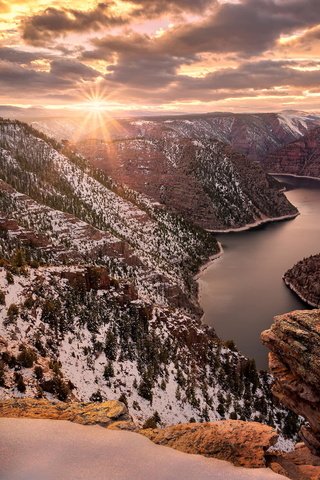 Обои река, горы, скалы, природа, лес, зима, рассвет, river, mountains, rocks, nature, forest, winter, dawn разрешение 2048x1437 Загрузить