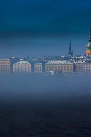 Обои небо, море, туман, башня, дома, швеция, стокгольм, the sky, sea, fog, tower, home, sweden, stockholm разрешение 2048x1235 Загрузить