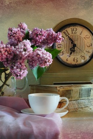 Обои часы, букет, чашка, чай, книга, сирень, натюрморт, watch, bouquet, cup, tea, book, lilac, still life разрешение 2400x1535 Загрузить