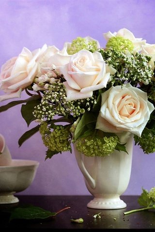 Обои цветы, розы, букет, чашка, ваза, сирень, миска, гортензия, flowers, roses, bouquet, cup, vase, lilac, bowl, hydrangea разрешение 2048x1623 Загрузить