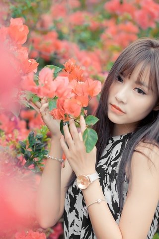 Обои цветы, девушка, часы, волосы, азиатка, боке, flowers, girl, watch, hair, asian, bokeh разрешение 2048x1365 Загрузить