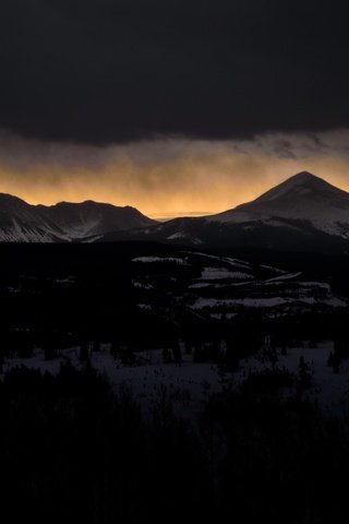 Обои огни, гора, облако, тень, темнота, lights, mountain, cloud, shadow, darkness разрешение 6016x4016 Загрузить