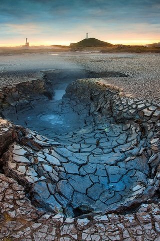 Обои пустыня, кратер, потрескавшаяся земля, desert, crater, cracked earth разрешение 1920x1080 Загрузить