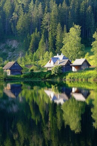 Обои озеро, лес, отражение, домики, водоем, дома, lake, forest, reflection, houses, pond, home разрешение 3840x2160 Загрузить