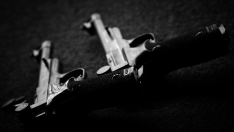 Обои оружие, пистолеты, черно белое фото, weapons, guns, black and white photo разрешение 3648x2736 Загрузить