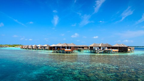 Обои море, бунгало, тропики, мальдивы, sea, bungalow, tropics, the maldives разрешение 4928x1836 Загрузить