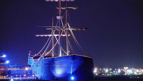 Обои корабль в красивой голубой подсветке, ship in beautiful blue illumination разрешение 2032x1524 Загрузить