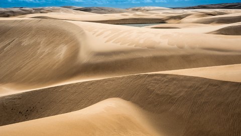 Обои небо, природа, макро, песок, пустыня, дюны, the sky, nature, macro, sand, desert, dunes разрешение 2048x1152 Загрузить