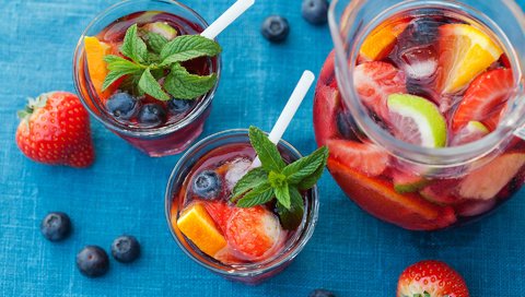 Обои напиток, фрукты, ягоды, лимонад, ассорти, drink, fruit, berries, lemonade, cuts разрешение 1920x1200 Загрузить