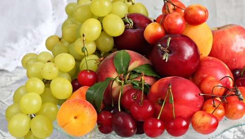 Обои виноград, фрукты, черешня, абрикос, нектарин, grapes, fruit, cherry, apricot, nectarine разрешение 2400x1668 Загрузить