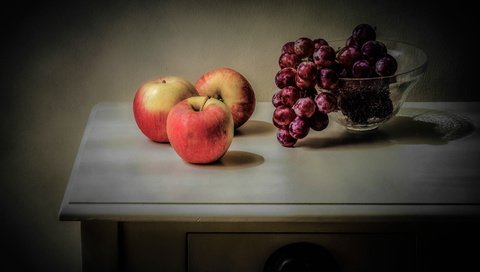 Обои виноград, фрукты, яблоки, стол, ваза, натюрморт, grapes, fruit, apples, table, vase, still life разрешение 4928x3090 Загрузить