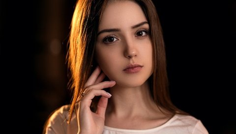 Обои девушка, портрет, взгляд, волосы, лицо, girl, portrait, look, hair, face разрешение 2048x1366 Загрузить