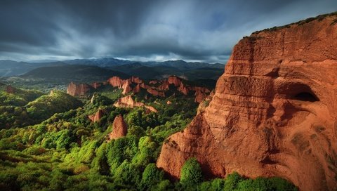 Обои небо, горы, скалы, лес, тучи, the sky, mountains, rocks, forest, clouds разрешение 1920x1280 Загрузить