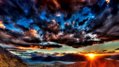 Обои небо, горизонт, свет, долина, облака, река, горы, солнце, закат, тучи, лучи, rays, the sky, horizon, light, valley, clouds, river, mountains, the sun, sunset разрешение 1920x1200 Загрузить