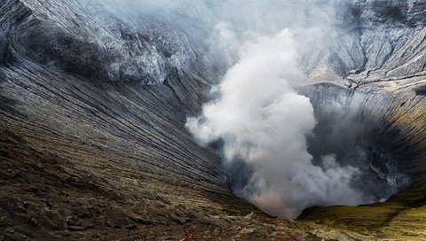 Обои природа, пейзаж, дым, кратер, вулкан, индонезия, ява, бромо, nature, landscape, smoke, crater, the volcano, indonesia, java, bromo разрешение 2500x1563 Загрузить