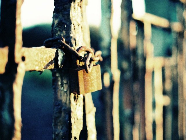 Обои макро, замок, забор, железо, цепь, macro, castle, the fence, iron, chain разрешение 1920x1200 Загрузить