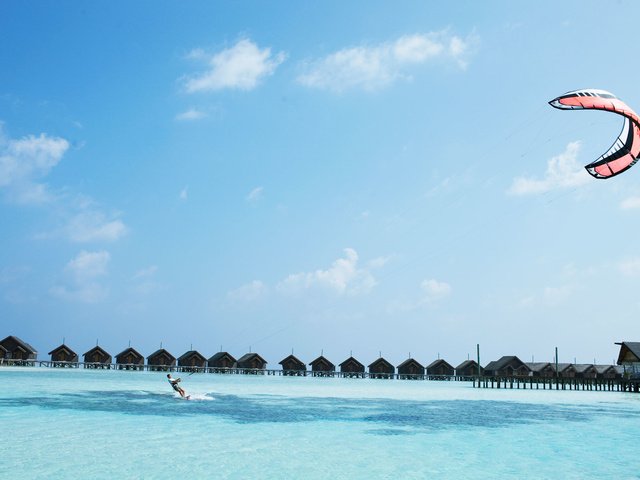 Обои бунгало, тропики, мальдивы, кайтсёрфинг, небесный серфинг, bungalow, tropics, the maldives, kitesurfing, heavenly surf разрешение 2000x1325 Загрузить
