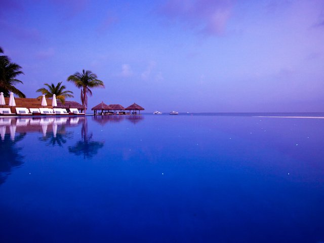 Обои вечер, море, бассейн, тропики, мальдивы, the evening, sea, pool, tropics, the maldives разрешение 5616x3744 Загрузить