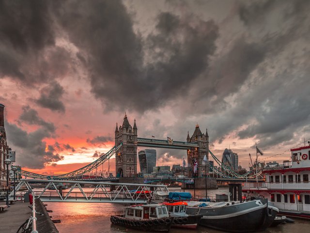 Обои небо, река, лондон, город, англия, тауэрский мост, the sky, river, london, the city, england, tower bridge разрешение 2048x1365 Загрузить