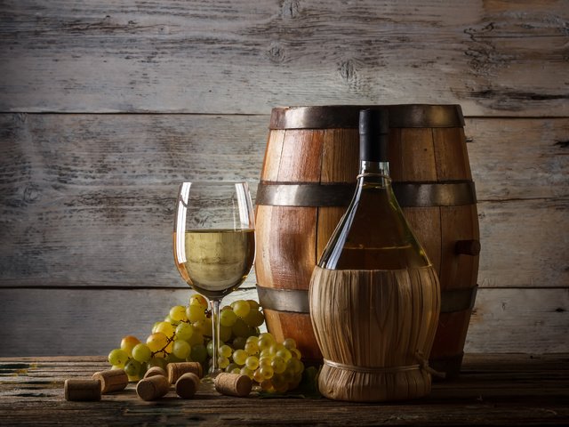 Обои виноград, бокал, вино, белое, бутылка, пробки, бочонок, грозди, grapes, glass, wine, white, bottle, tube, barrel, bunches разрешение 4413x2942 Загрузить