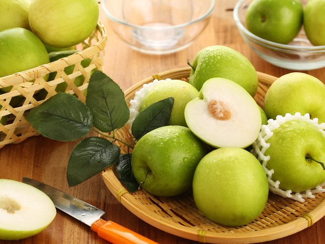 Обои яблоки, зеленые, плоды, apples, green, fruit разрешение 2048x1365 Загрузить