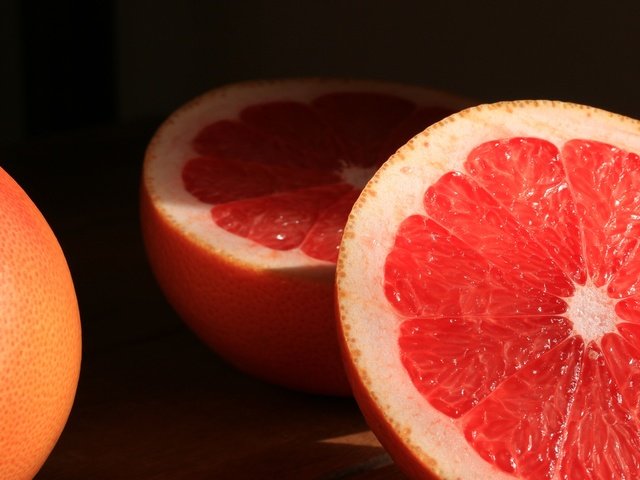 Обои фон, фрукты, цитрус, дольки, грейпфрут, background, fruit, citrus, slices, grapefruit разрешение 2048x1365 Загрузить