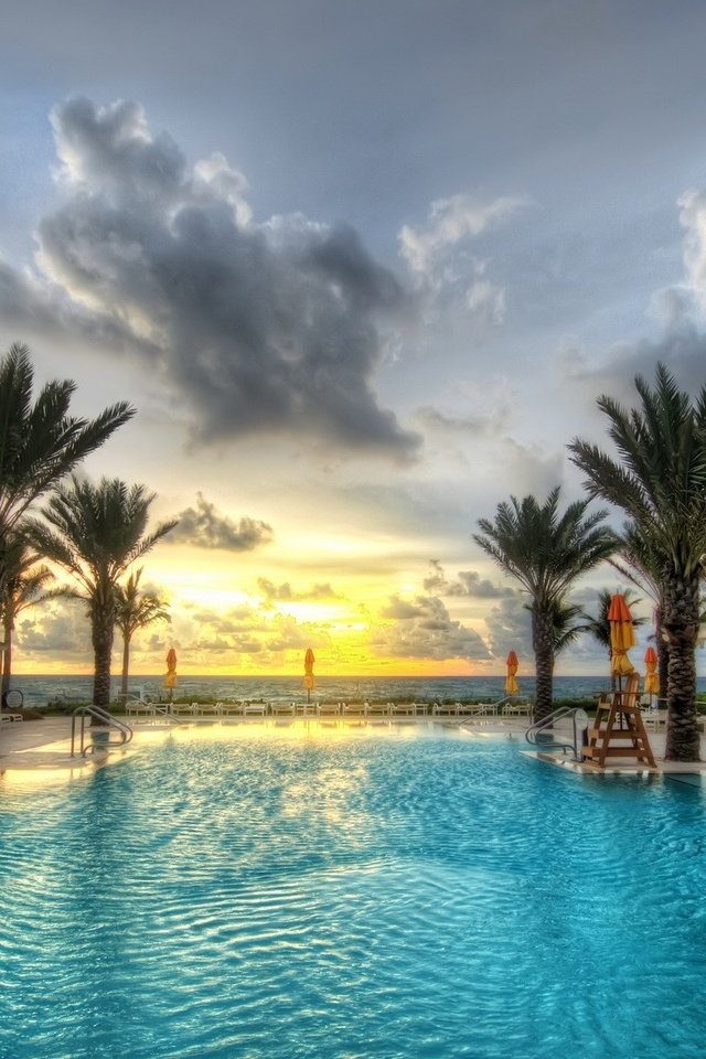 Обои облака, закат, пальмы, бассейн, clouds, sunset, palm trees, pool разрешение 1920x1200 Загрузить