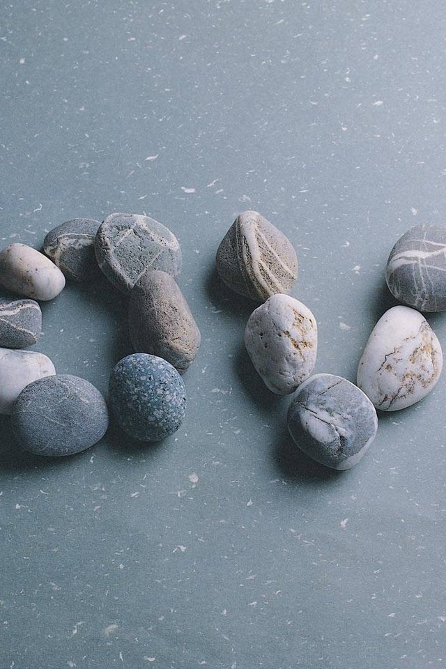 Обои камни, галька, настроение, любовь, чувство, влюбленная, stones, pebbles, mood, love, feeling разрешение 1920x1064 Загрузить