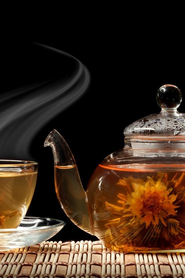 Обои цветок, блюдце, черный фон, чашка, чай, чайник, flower, saucer, black background, cup, tea, kettle разрешение 5610x3740 Загрузить