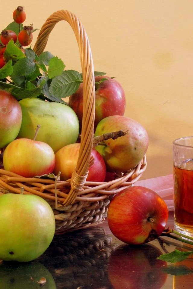 Обои фрукты, яблоки, шиповник, ягоды, чай, натюрморт, fruit, apples, briar, berries, tea, still life разрешение 1920x1200 Загрузить